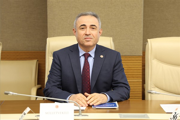 Karatutlu: Tüm sağlık emekçilerinin yanında olmaya, haklarını savunmaya devam edeceğiz