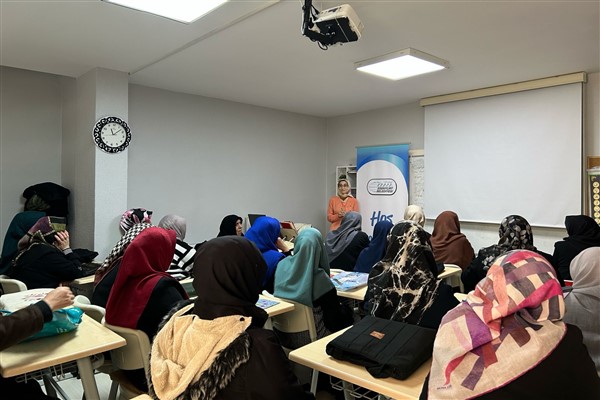 Esenyurt Belediyesi’nden “Güçlü Aile, Güçlü Toplum” seminerleri