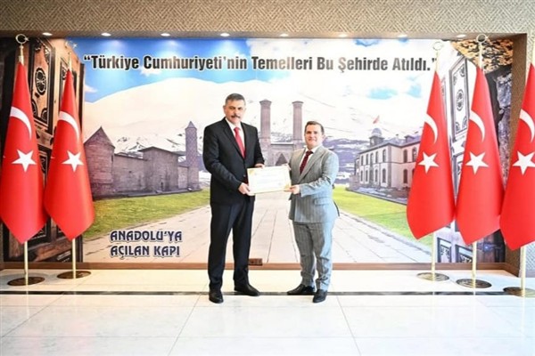 Vali Çiftçi, Özel Palandöken Bakım Merkezi Kurucusu Demir’i makamında kabul etti