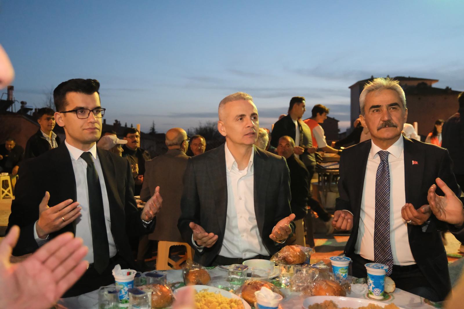 Vali Çiçekli, Ayrancı Belediyesi’nin iftar programına katıldı