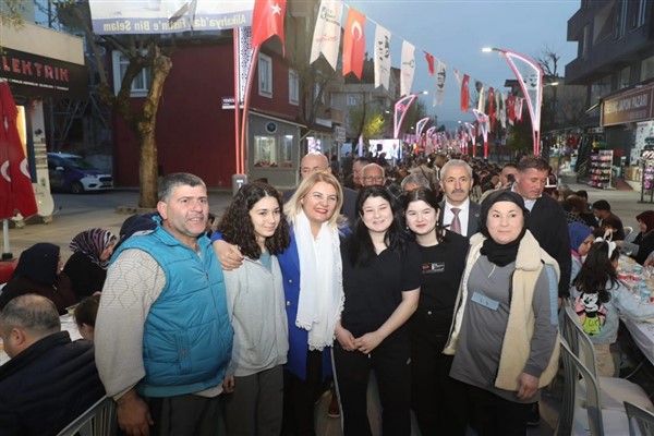 Başkan Hürriyet, halk iftarında Alikahyalılar ile buluştu
