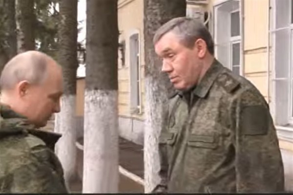 Her on Rus’tan sekizi Putin’e güveniyor