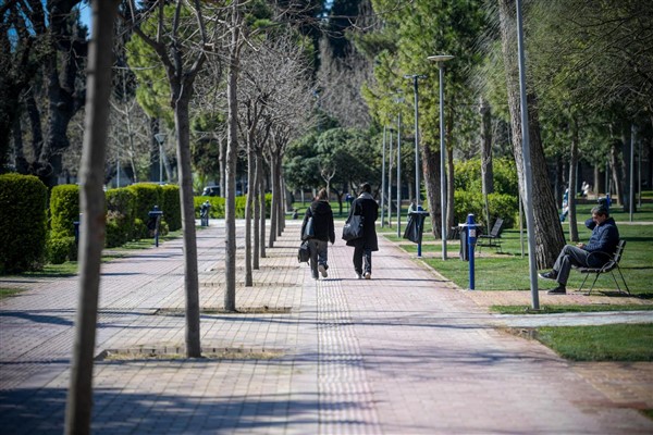 Hasanağa Bahçesi yenilendi