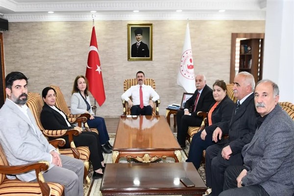 Tunceli Valisi Tekbıyıkoğlu, Hozat Belediye Başkanı ve Meclis üyelerini ağırladı