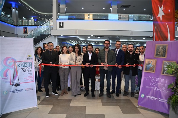 Manisa’da 8 Mart’a özel iki serginin açılışı yapıldı