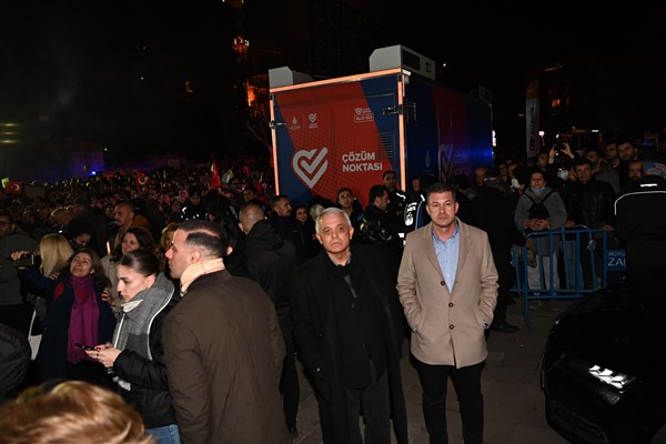 Başkan Şahin, İmamoğlu’na destek için Saraçhane’deydi