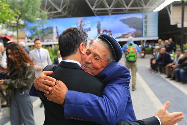 Muğla Büyükşehir Belediyesi’nden emeklilere 4 bin lira bayram desteği