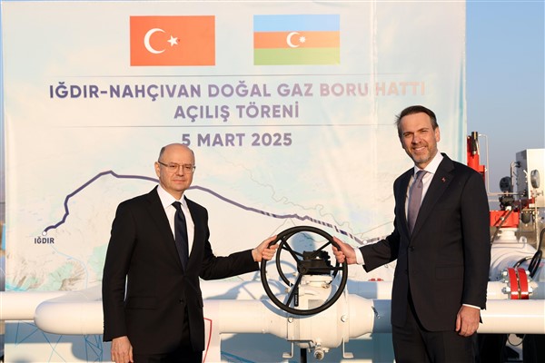 Bayraktar: Iğdır-Nahçıvan Doğal Gaz Boru Hattı günlük 2 milyon metreküp gazı taşıyabilecek