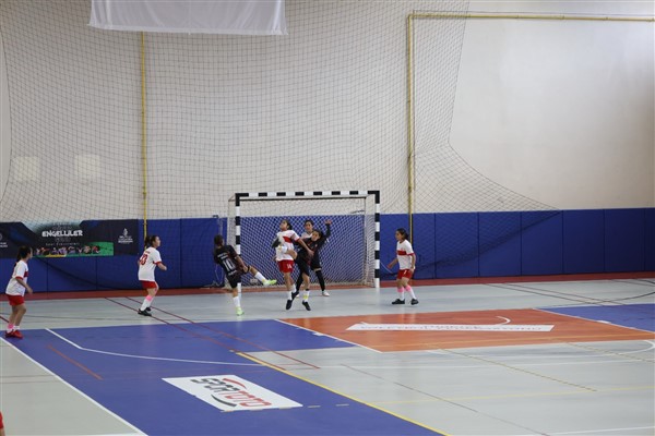 Karaman Okul Sporları Yıldızlar Futsal Yarı Final karşılaşmaları tamamlandı
