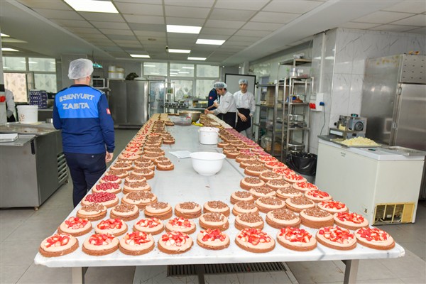 Esenyurt’ta zabıta ekiplerinden pastane ve tatlıcılara denetim