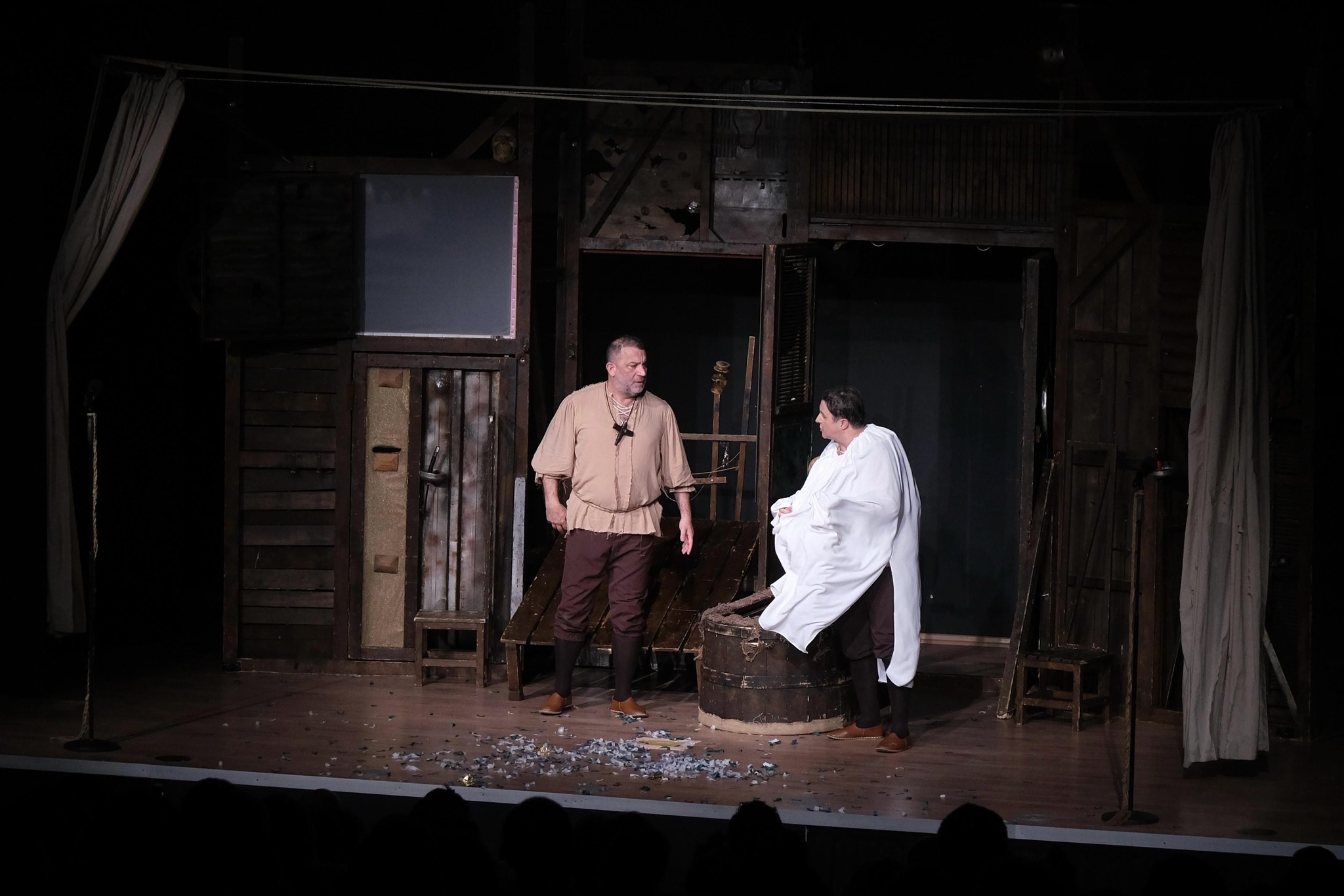 Başkan Köse, “Bir Baba Hamlet” tiyatro oyununu izledi