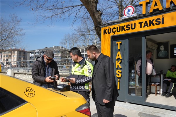 Düzce’de taksi durakları denetlendi