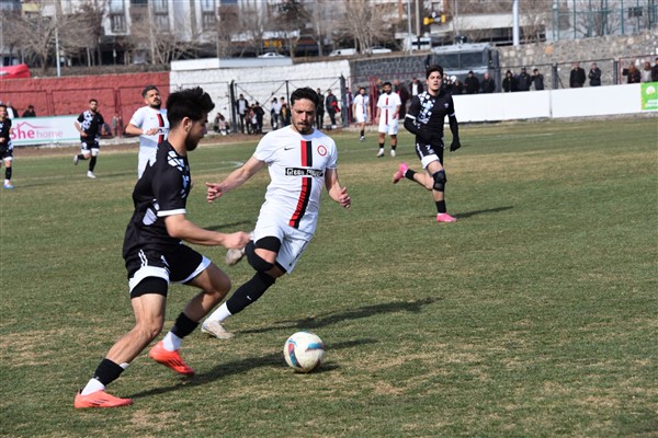 Siverek Belediyespor, Dersimspor’u farklı yendi