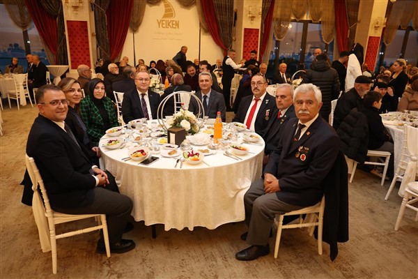 Derince’de şehit aileleri ve gaziler için iftar programı düzenlendi