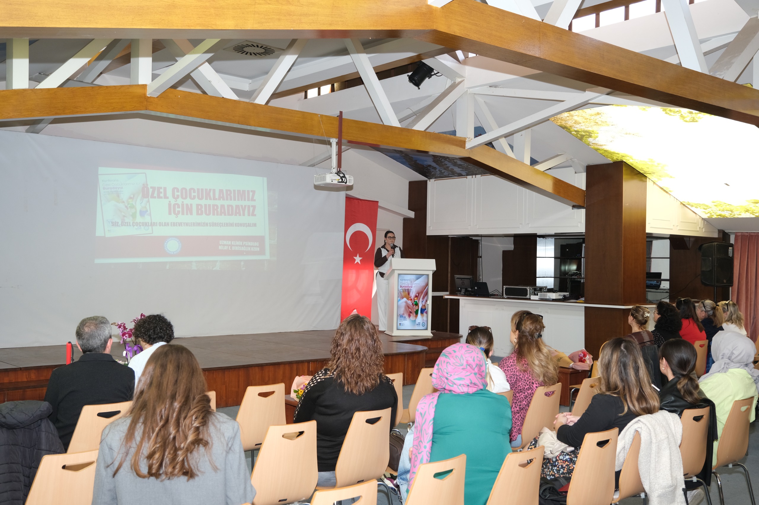 Eskişehir Büyükşehir Belediyesi’nden “Özel Çocuklarımız İçin Buradayız” konferansı