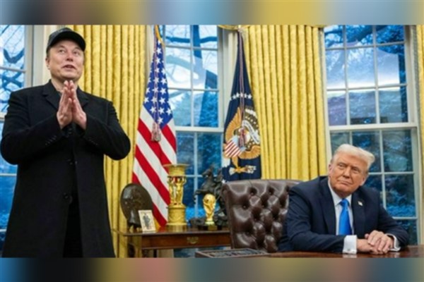 Trump Elon Musk’ı desteklemek için bir tane Tesla otomobil satın alacağını açıkladı