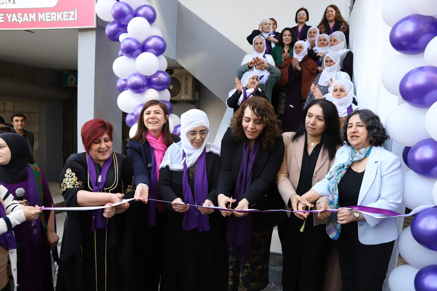 Bucak, Silvan Belediyesinin Nudem Kadın Dayanışma ve Yaşam Merkezi’nin açılışına katıldı