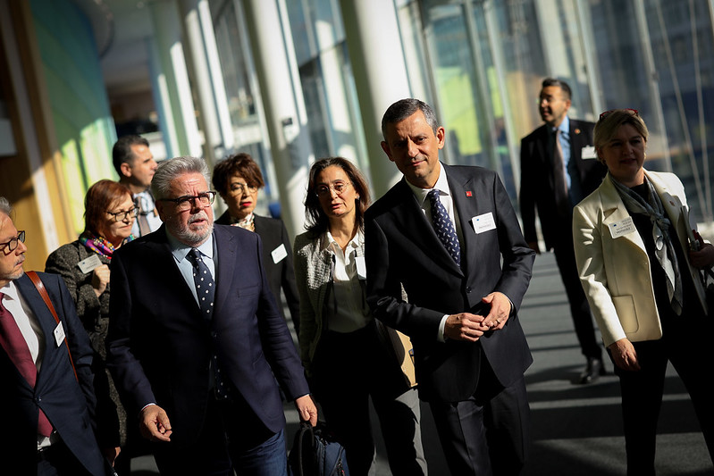 CHP Genel Başkanı Özel, Brüksel’de resmi temaslarda bulundu