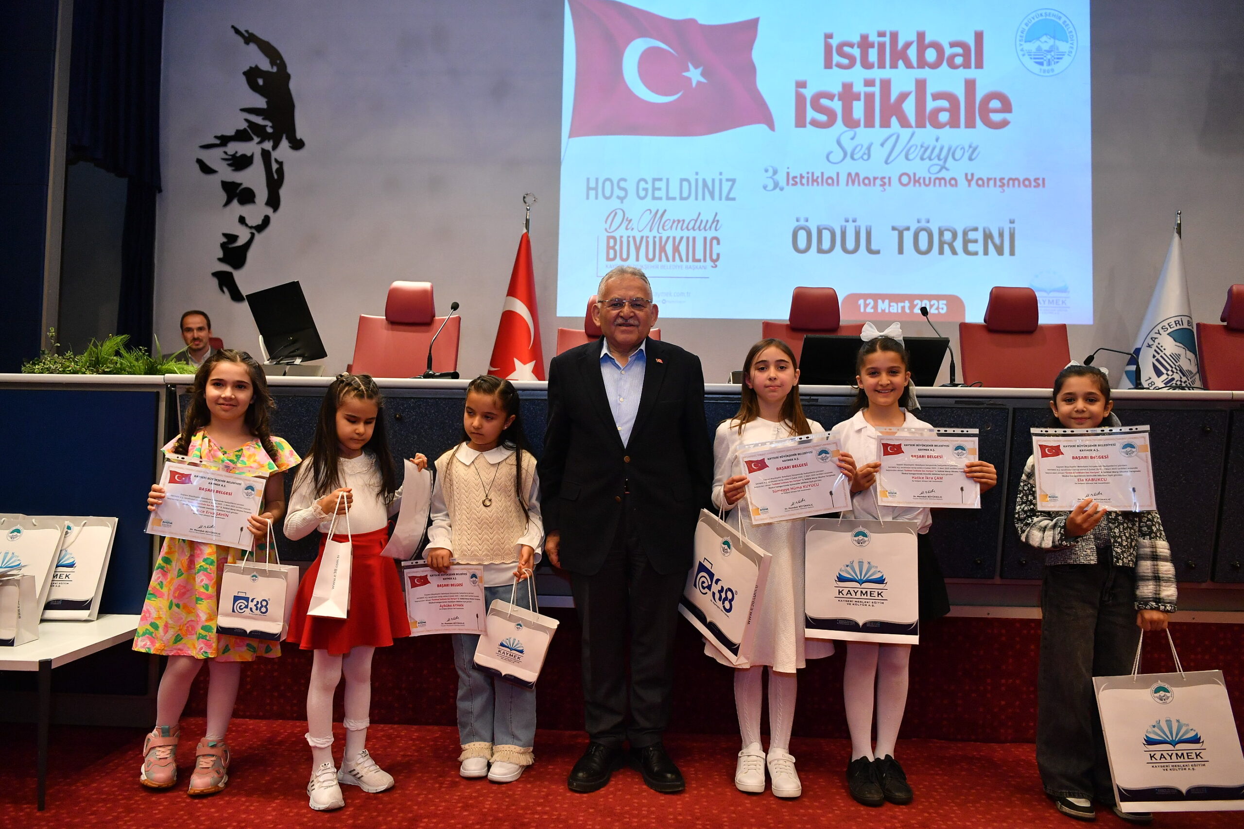 Başkan Büyükkılıç, İstiklal Marşı Okuma Yarışması Ödül Töreni’ne katıldı