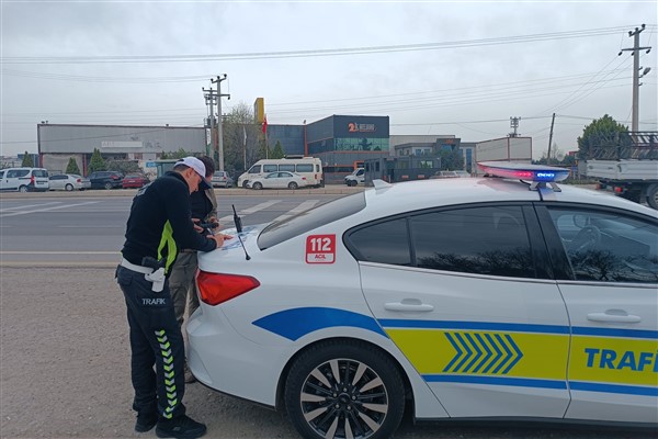 Sakarya’da 32 araç sürücüsüne cezai işlem uygulandı
