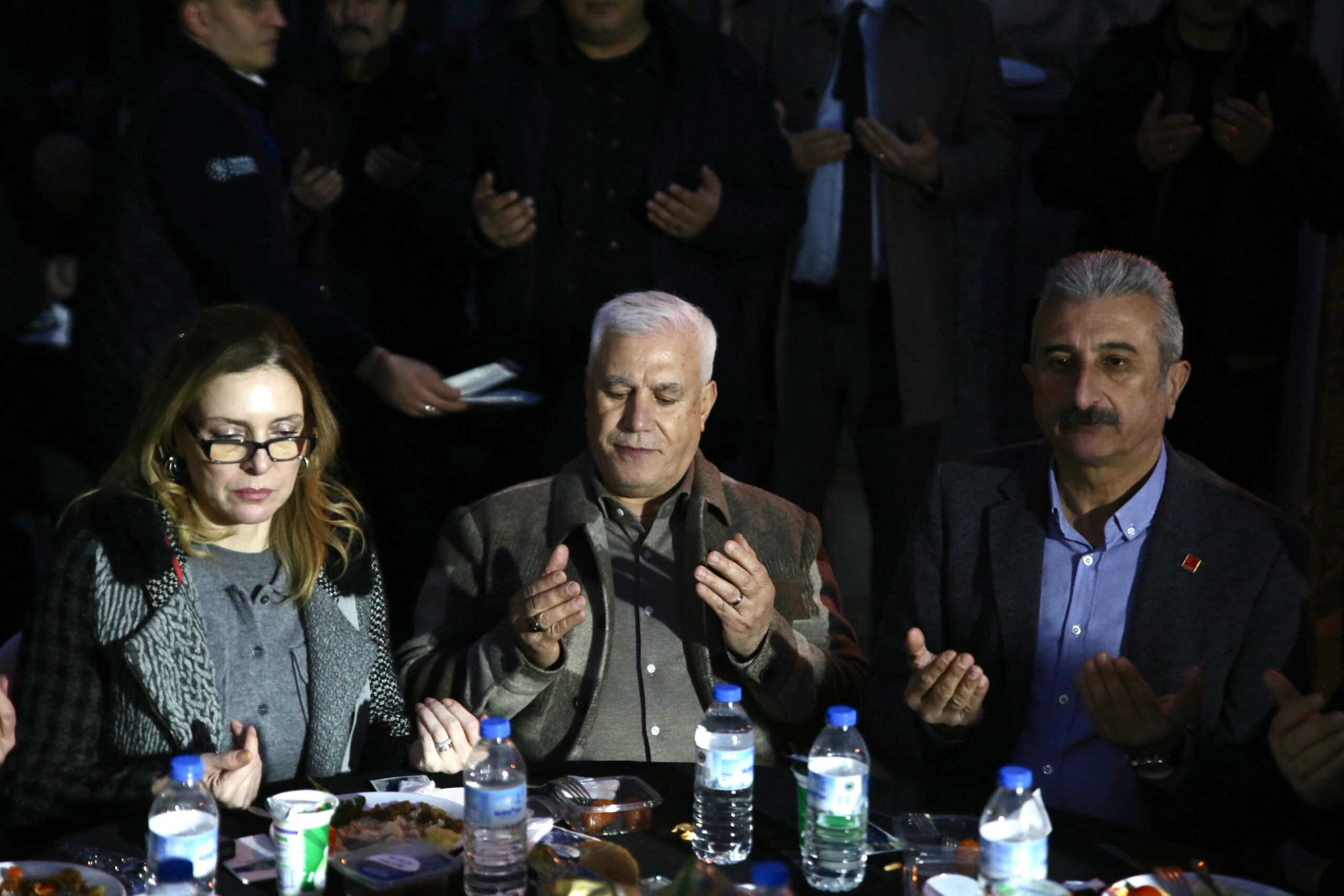 Atıcılar’da bin 500 kişilik iftar sofrası