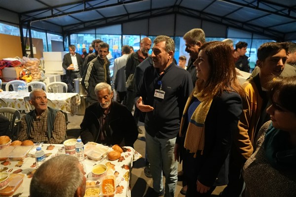 Eş Başkan Buca, vatandaşların Kadir Gecesi’ni kutladı