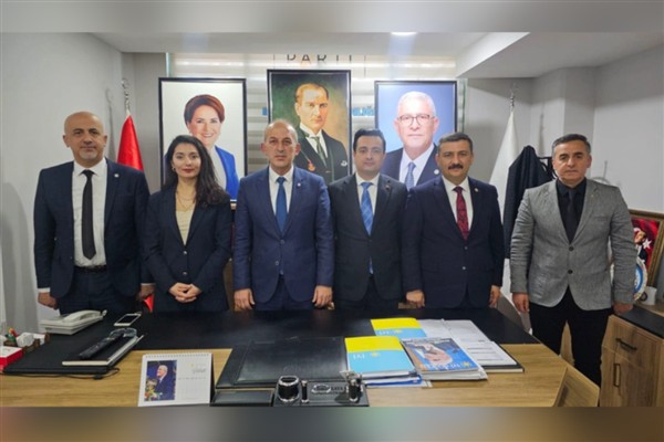 Bursa Trabzon Dernekleri Federasyonu’ndan İYİ Parti İl Başkanlığı’na ziyaret