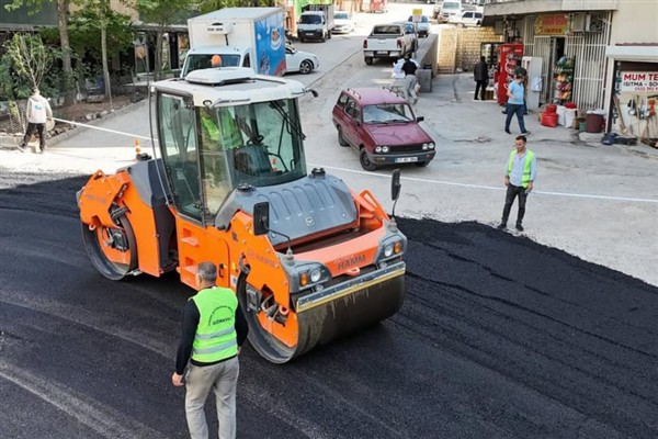 Mardin Büyükşehir Belediyesi Artuklu’da asfalt çalışmalarına başladı