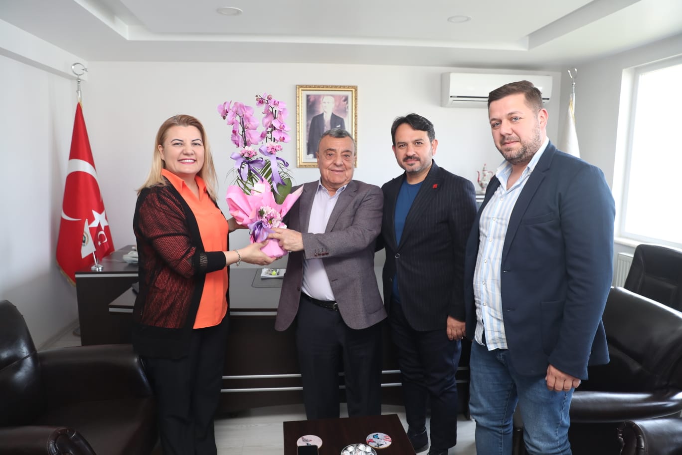 Başkan Hürriyet’ten İzmit Sanayi Sitesi İşletme Kooperatifi Başkanı Gürfidan’a ziyaret