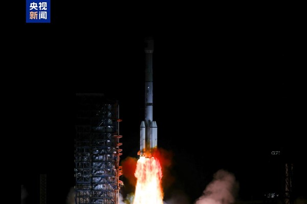 Çin, Tianlian-2 05 uydusunu başarıyla uzaya gönderdi