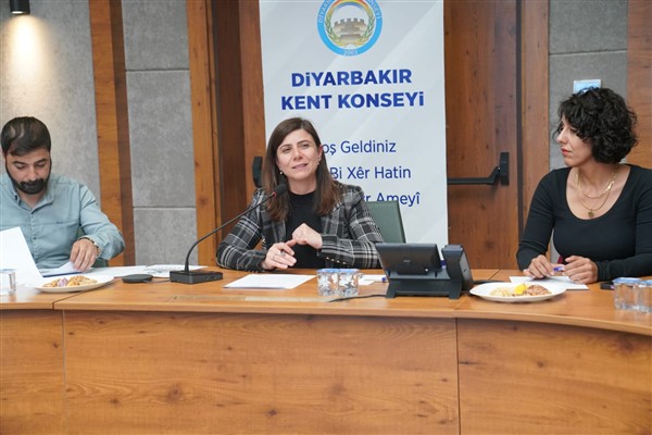 Eş Başkan Bucak, Kent Konseyi Yürütme Kurulu toplantısına katıldı