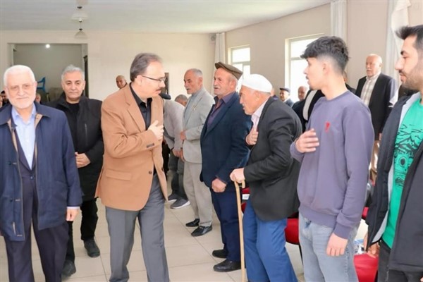 Vali Kızılkaya, şehit Savcı Mehmet Selim Kiraz’ın ailesine taziye ziyaretinde bulundu