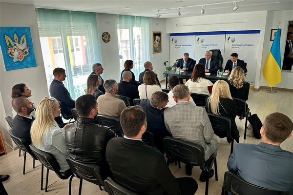 Sybiha, Antalya’da faaliyet gösteren Ukraynalı iş adamlarıyla buluştu