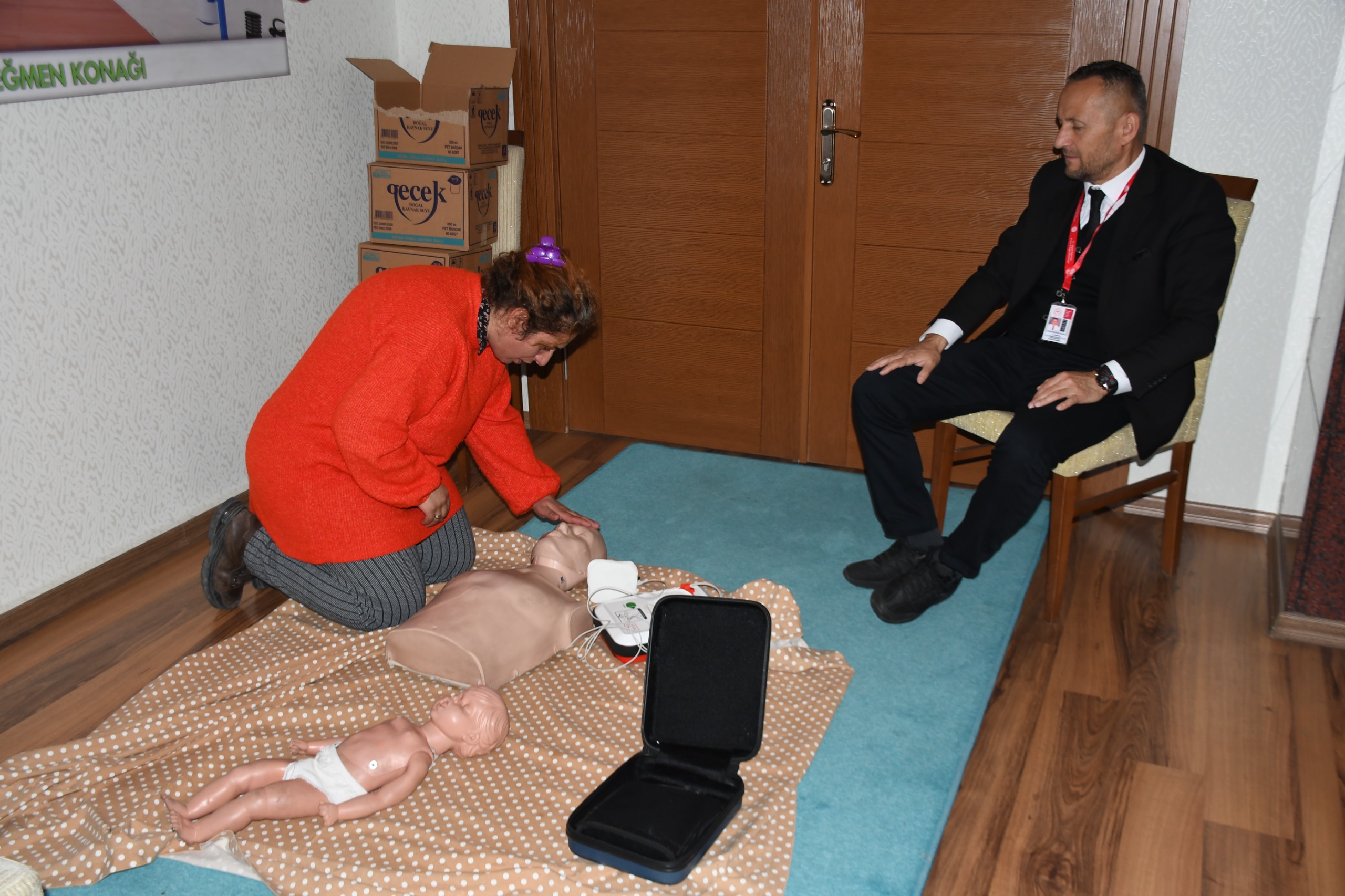 Mamak’ta belediye personeline yönelik bir ilk yardım eğitimi programı düzenleniyor