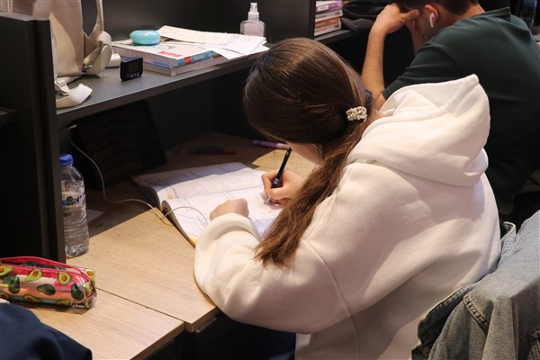 Haliliye Belediyesi’nden öğrencilere kütüphane desteği