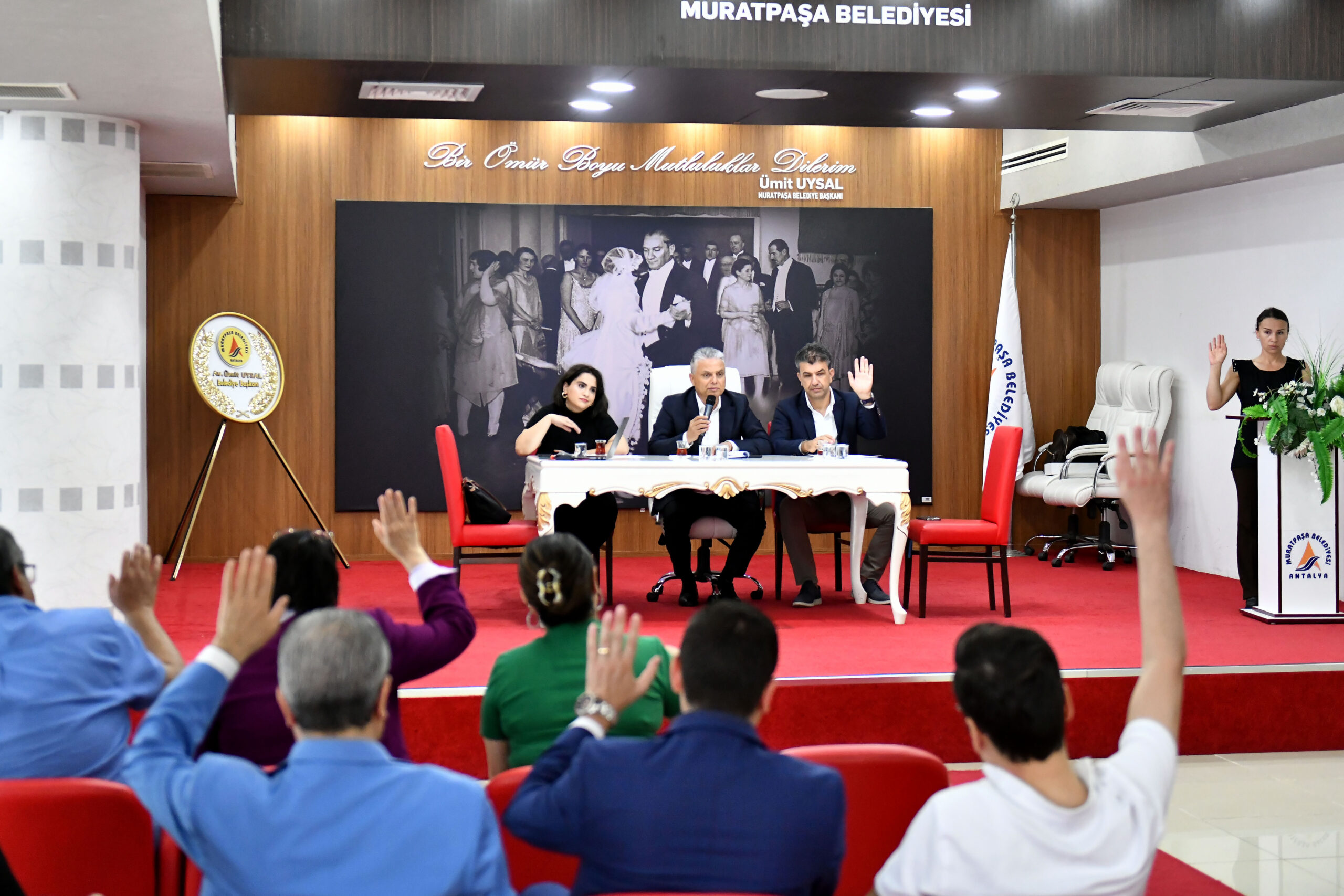 Başkan Uysal, Muratpaşa Belediyesi Spor Kulübü’nün genel kurulunda konuştu