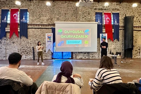 İzmirli gençler için “Duygusal Okuryazarlık Atölyesi” düzenlendi