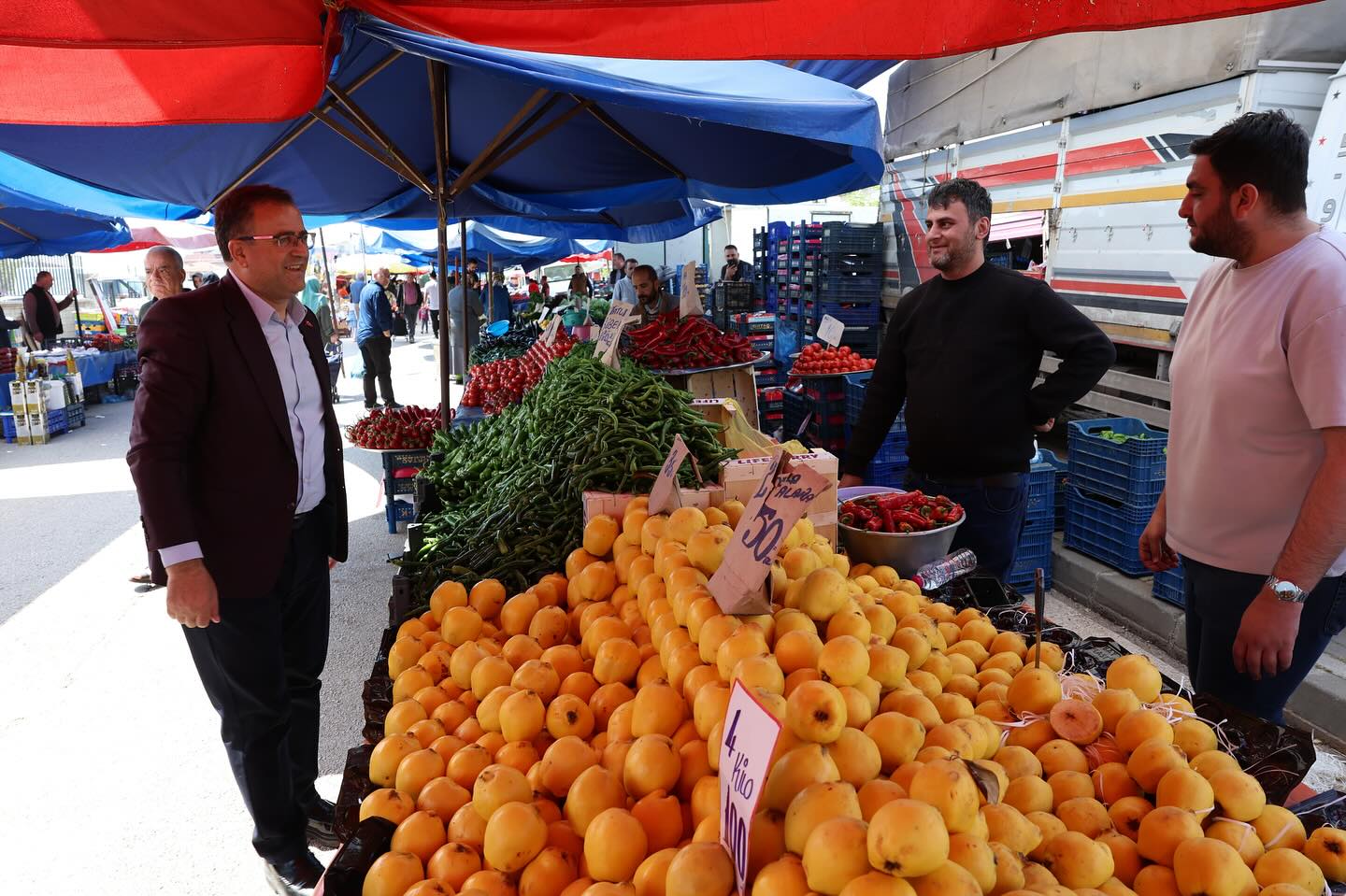 Başkan Gökçe’den Fatih’te pazar ziyareti