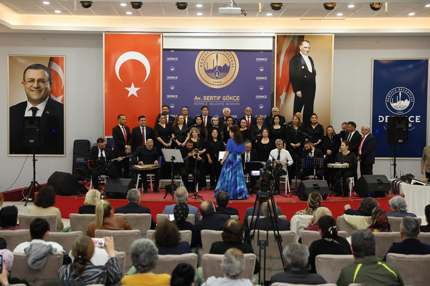 Derince Belediyesi Türk Halk Müziği ve Türk Sanat Müziği Korosu sahne aldı