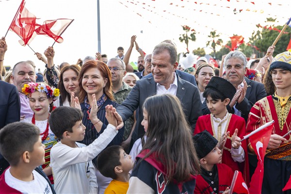 Başkan Seçer: Çocuklar bizim aydınlık geleceğimiz
