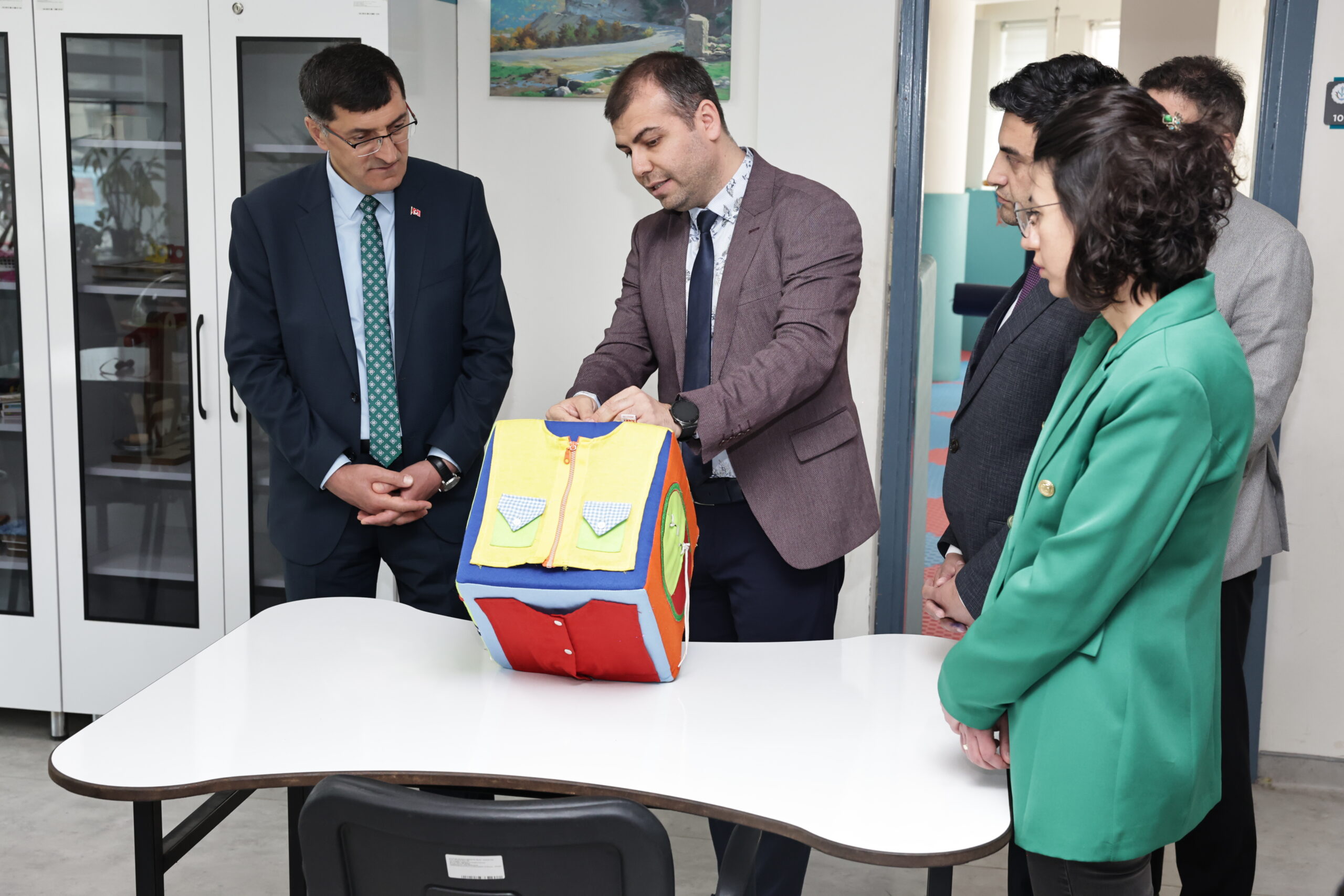 Başkan Kahveci’den Engelsiz Yaşam Uygulama ve Araştırma Merkezi’ne ziyaret