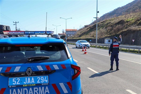 Ordu’da yapılan denetimlerde arama kararı bulunan 34 şahıs yakalandı