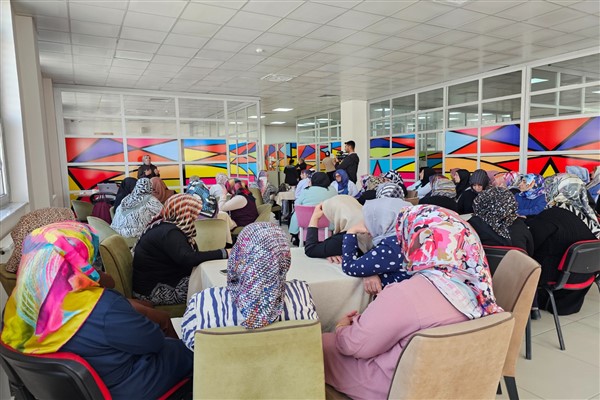 Malatya’da ‘Aile İçi İletişimin Çocuklar Üzerindeki Etkisi” anlatıldı