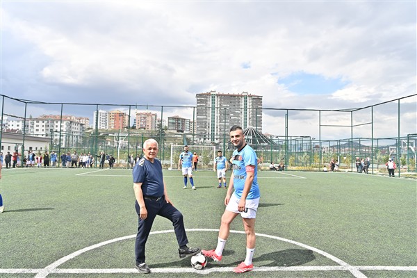 Başkan Şahin, Divriği Turnuvası’nın başlangıç vuruşunu yaptı