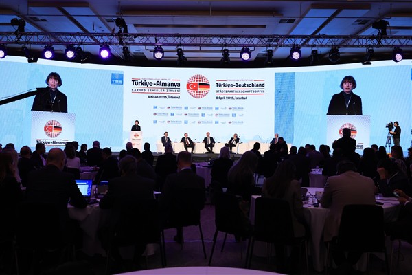 İmamoğlu, ‘Türkiye–Almanya Kardeş Şehirler Zirvesi’ne Silivri’den mesaj yolladı