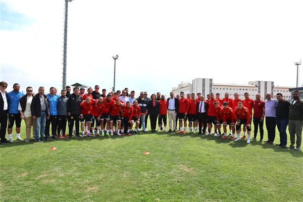 Başkan Ünlüce’den Eskişehirspor’a destek