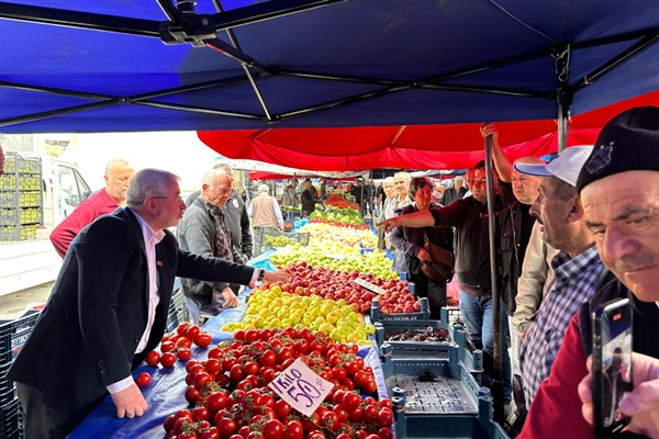 Çorum’da domatesleri çöpe döken pazarcılara para cezası