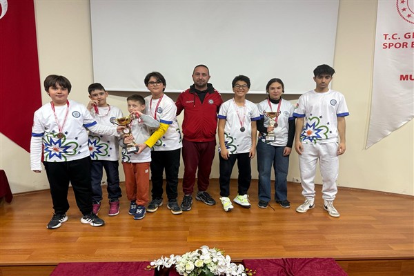 Muğla Büyükşehir Belediyesi sporcularından satrançta çifte başarı