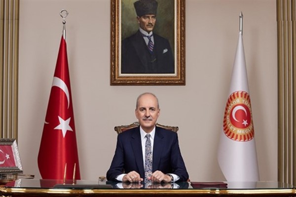 TBMM Başkanı Kurtulmuş, Bişkek’te öğrencilerle bir araya geldi