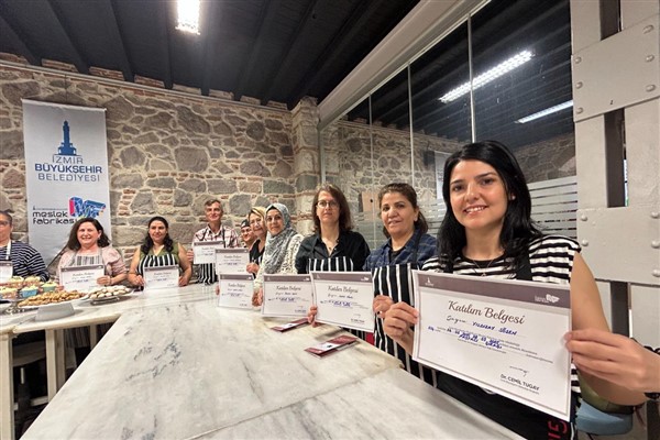 Sağır ve işitme engellilere yönelik pastacı çıraklığı kursu tamamlandı